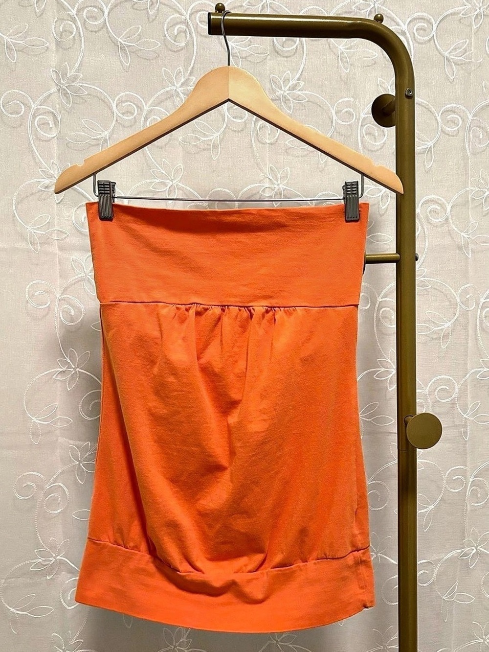 Suzy Signature Tee Orange Short Sleeve Top Size Medium - With Built in Bra